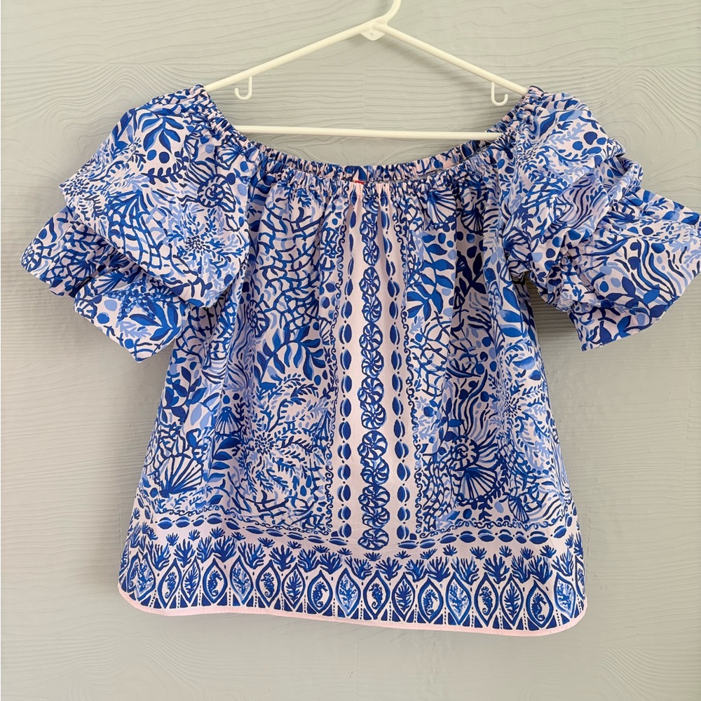 NWOT Lilly Pulitzer Blue and White Patterned Blouse